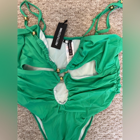 🛍️🛍️Pretty little thing swimsuit - Picture 2 of 5